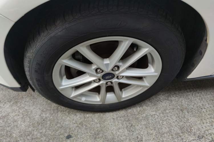 Used Ford Focus 2018 Sedan Classic 1.6L Automatic Trendy SmartDrive Edition
