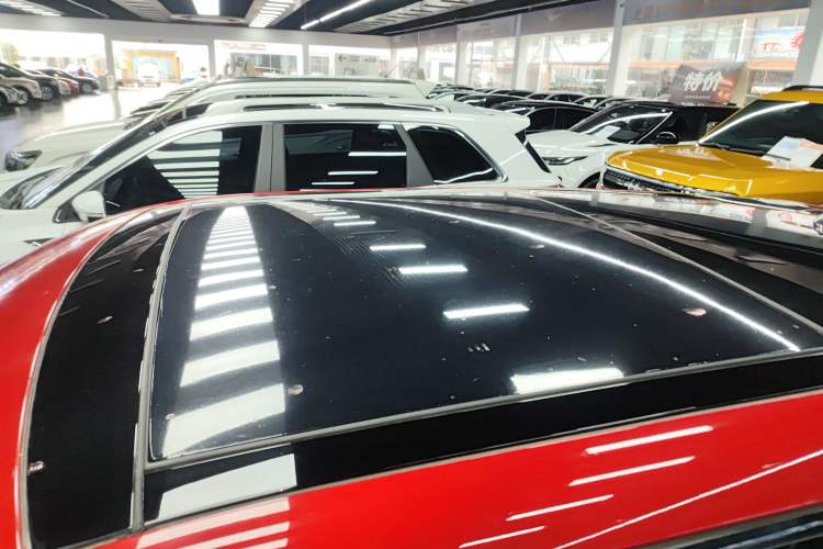 Used Land Rover Range Rover Evoque 2021 Range Rover Velar 249 PS R-Dynamic S Performance Edition
