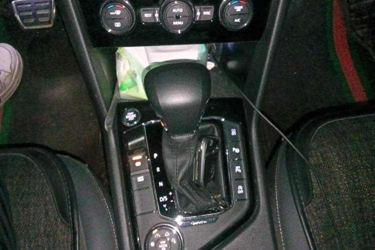 Used Volkswagen Tiguan L 2021 380TSI Automatic All-Wheel Drive R-Line Comfort Plus 7-Seater
