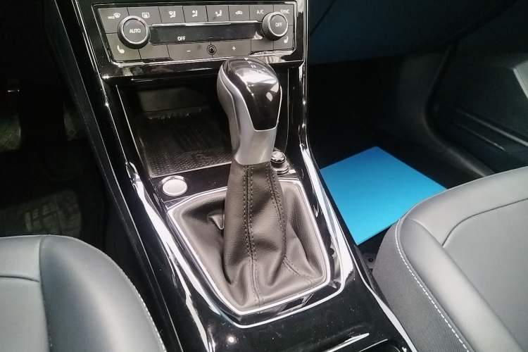 Used Volkswagen Tharu 2025 NewRui 300TSI Prestige Edition
