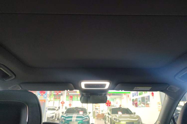 Used Zeekr 7X 2025 100 kWh Long-Range Rear-Wheel Drive with Intelligent Driving Features