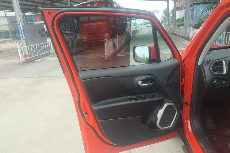 Used  Renegade 2017 180T Automatic High-Energy Version
