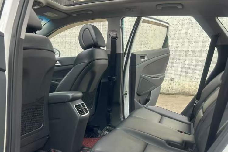 Used Hyundai Tucson 2015 1.6T Dual-Clutch Two-Wheel-Drive Smart Model
