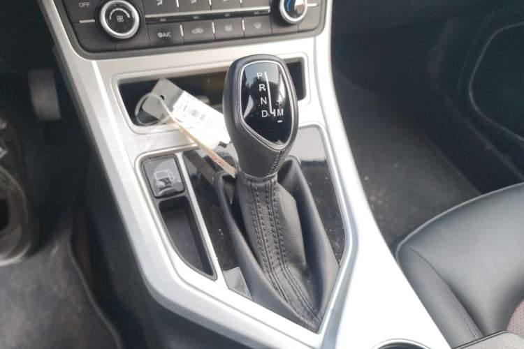 Used Geely Auto Vision 2019 Upgraded Model 1.5L CVT Luxury Version China VI Standard
