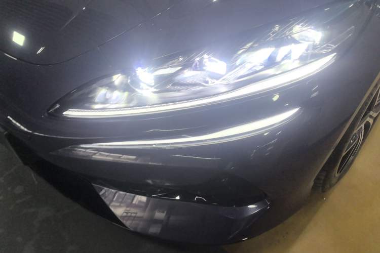 Used Denza Z9 2024 1100 km Four-Wheel Drive Max Version