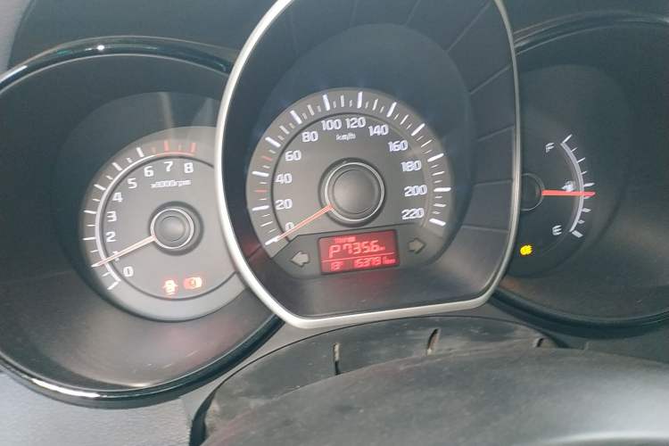 Used Kia K2 2015 Sedan 1.4L Automatic GLS
