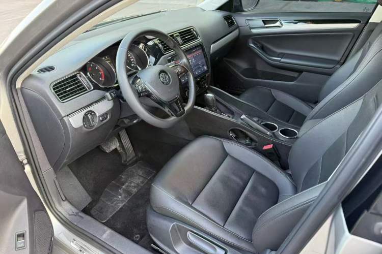 Used Volkswagen Sagitar 2018 1.6L Automatic Comfort Model
