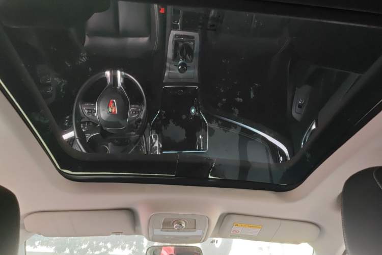 Used Roewe RX5 2018 20T Two-Wheel Drive Manual Internet Smart Edition