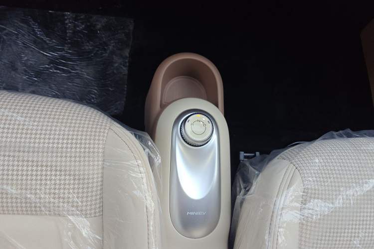 Used Wuling Hongguang MINIEV 2025 Four-Door Version Advanced Edition
