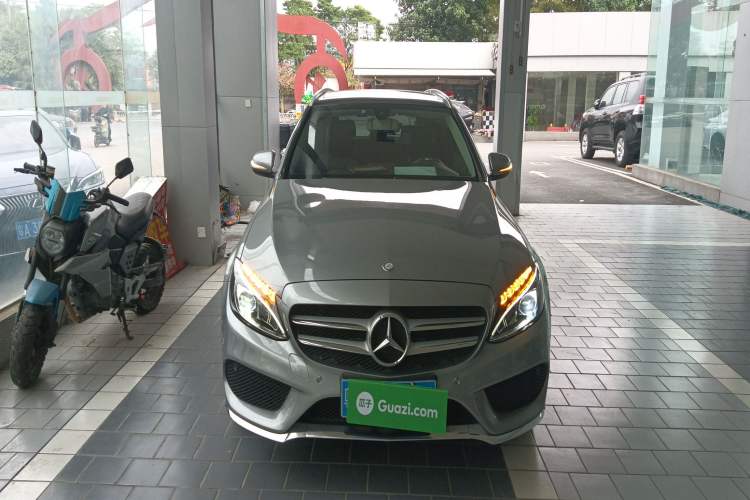 Used Mercedes-Benz C-Class 2015 C 200 station wagon
