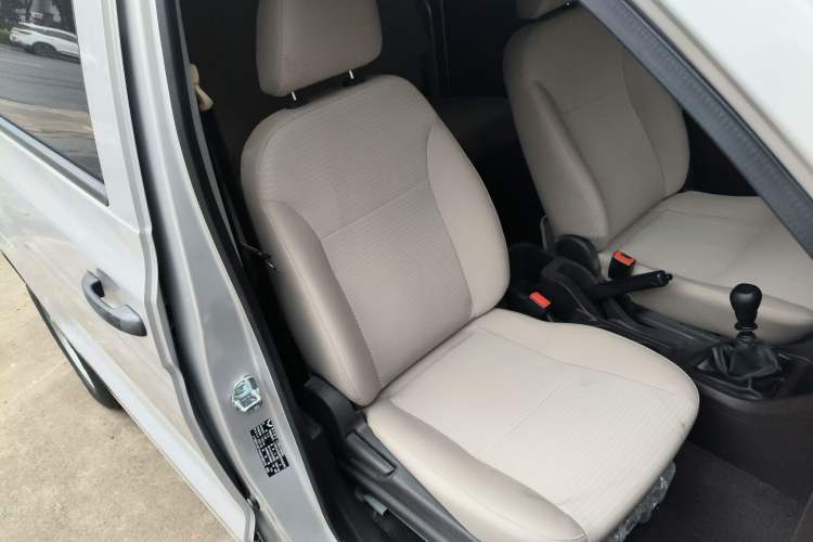 Used Wuling Hongguang V 2022 1.5L Jingqu Edition Electric-Assist LAR