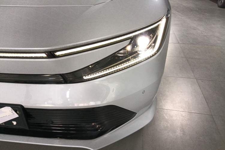 Used Honda P7 2025 Rear-Drive Long-Range Pro