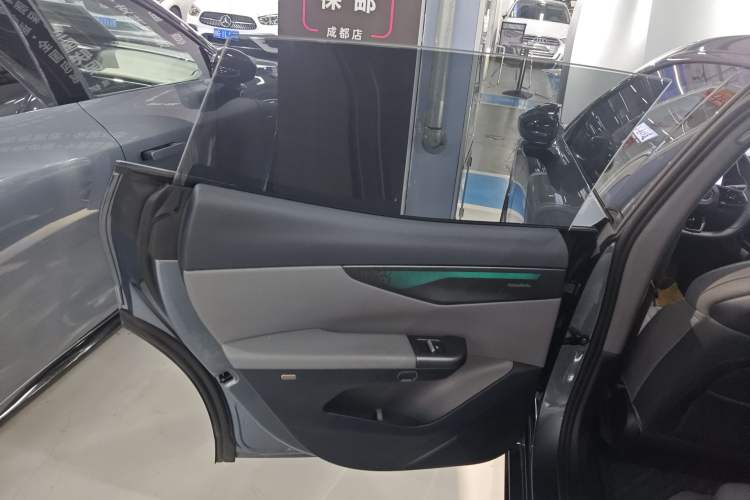 Used Lynk & Co 07 2024 EM-P 126 Long-Range Halo
