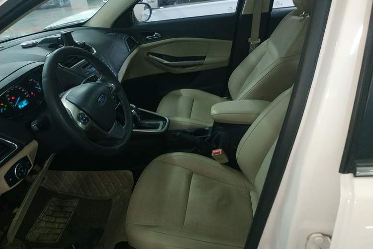 Used Ford Escort 2015 1.5L Automatic Fashion Model
