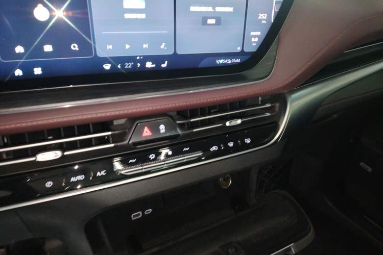 Used Buick Century 2023 2.0T Six-Seater Yinshi Edition