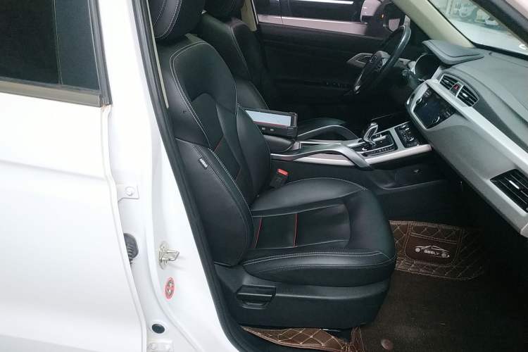 Used Geely Auto Emgrand X7 Sport 2020 1.8TD DCT Two-Wheel Drive Smart Connect 4G-Enabled Version
