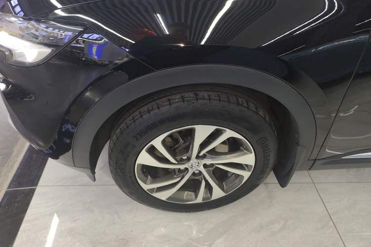 Used Buick Envision 2022 Facelift Encore S 552T Two-Wheel-Drive Luxury Model
