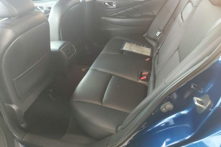 Used Infiniti Q50L 2018 2.0T Comfort Edition China VI Standard
