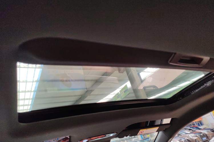 Used  L6 2025 EM-i 140km Starship Edition
