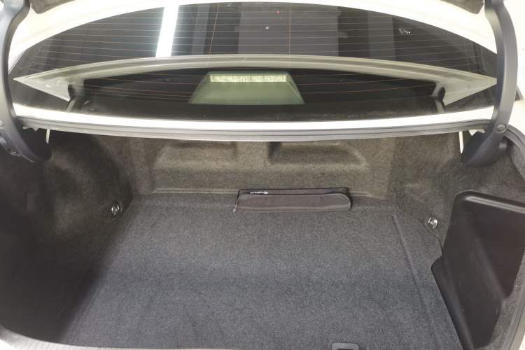 Used Lexus ES 2015 300h Comfort Edition
