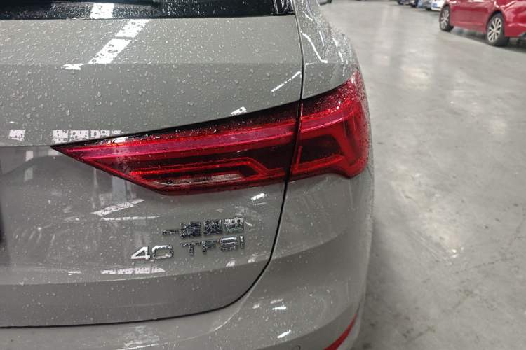 Used Audi Q3 2024 40 TFSI Fashion Dynamic Model
