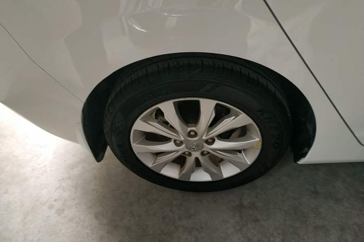 Used Hyundai Elantra 2016 1.6L Automatic Smart Version
