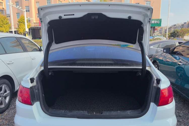 Used Geely Auto Emgrand GL 2017 1.8L DCT Elite Model
