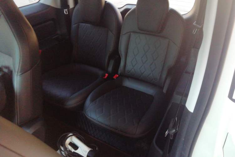 Used Baojun KiWi EV 2023 Smart Luxury Edition Lithium Iron Phosphate
