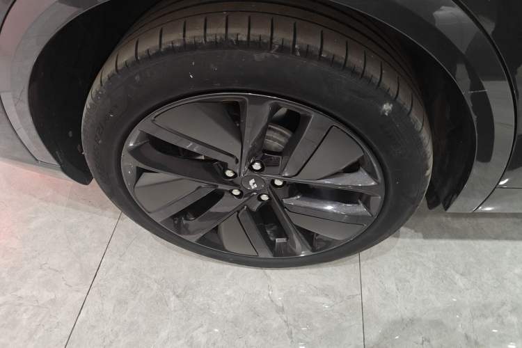 Used Li Auto L9 2022 Max model
