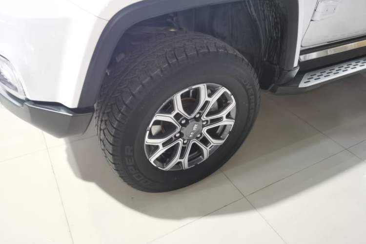 Used  BJ40 2023 2.0T Automatic Four-Wheel Drive Urban Hunter Edition Chivalrous Type
