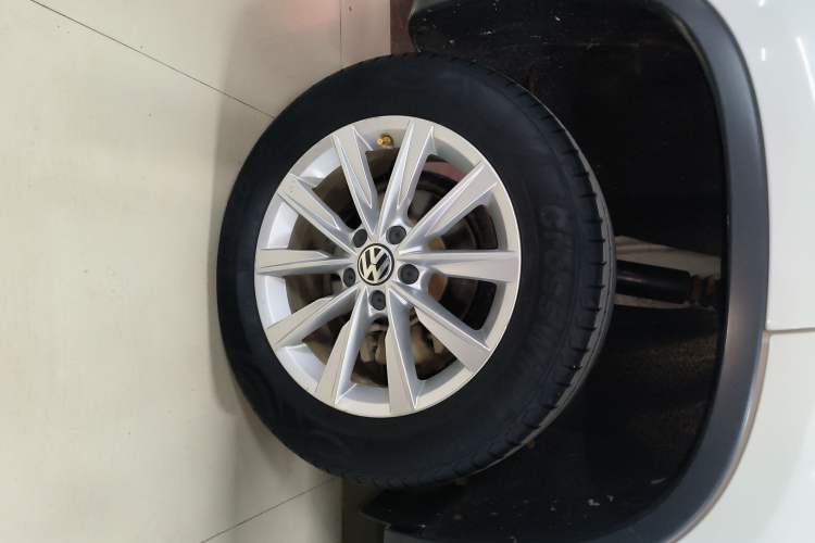 Used Volkswagen Tiguan 2017 300TSI Automatic Two-Wheel Drive Silk Road Comfort Edition
