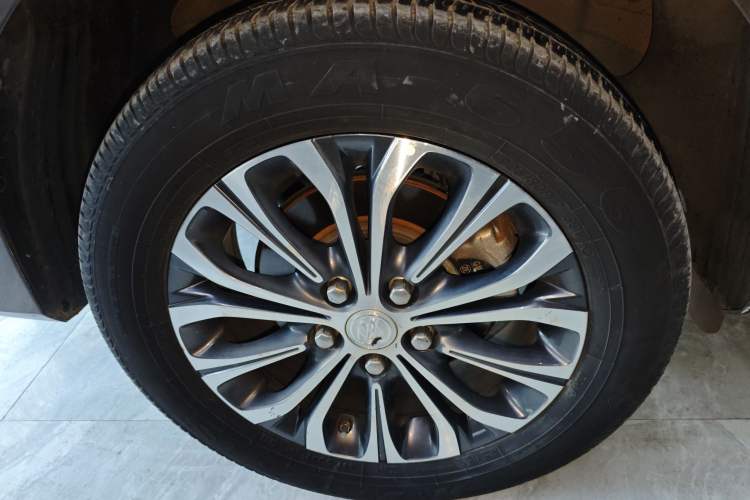 Used Buick GL8 2022 Land Cruiser Executive Class 652T Comfort Model
