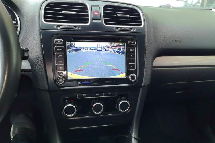 Used Volkswagen Golf 2012 1.6L Automatic Fashion Model
