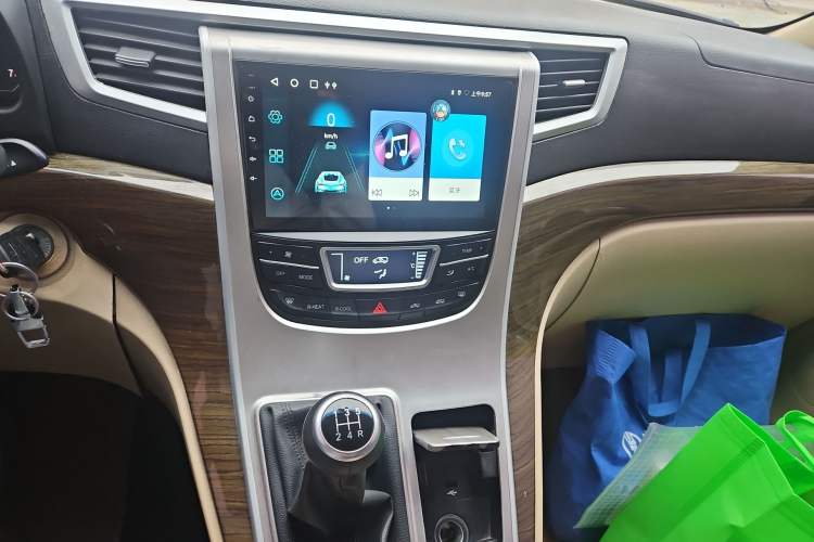 Used Jinbei Grace 2014 2.0L Luxury Short-Wheelbase 7-Seater 1TR
