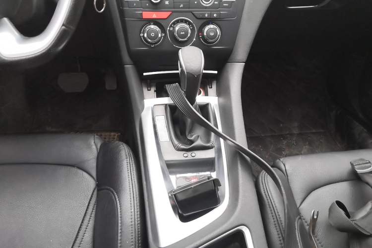 Used  6 2014 1.6T Elegant Version THP160
