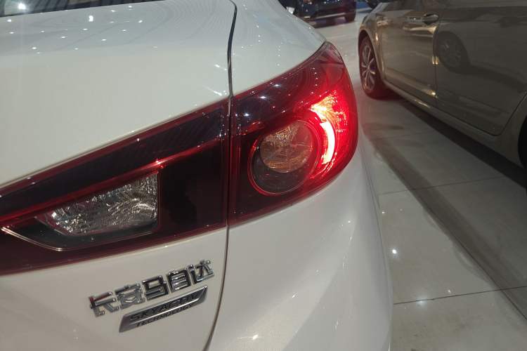 Used Mazda Mazda 3 Axela 2017 Sedan 1.5L Automatic Comfort Model China VI Standard
