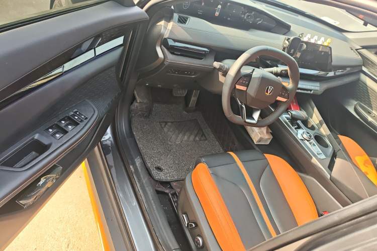 Used Changan UNI-V 2024 1.5T Prestige Sport Edition
