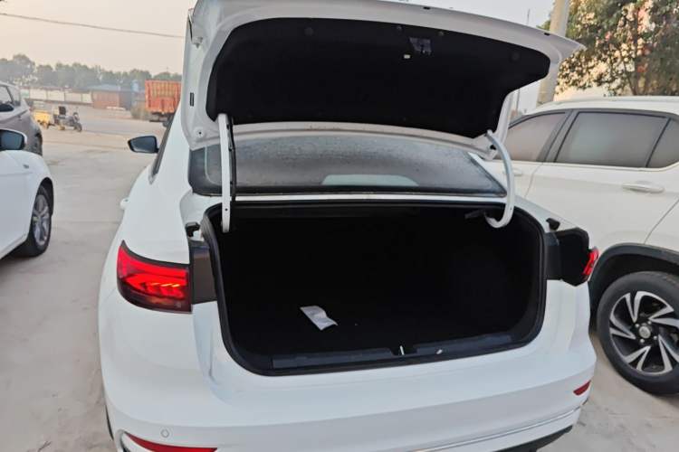 Used Geely Auto Emgrand 2023 4th Generation Champion Edition 1.5L CVT Prestige Model
