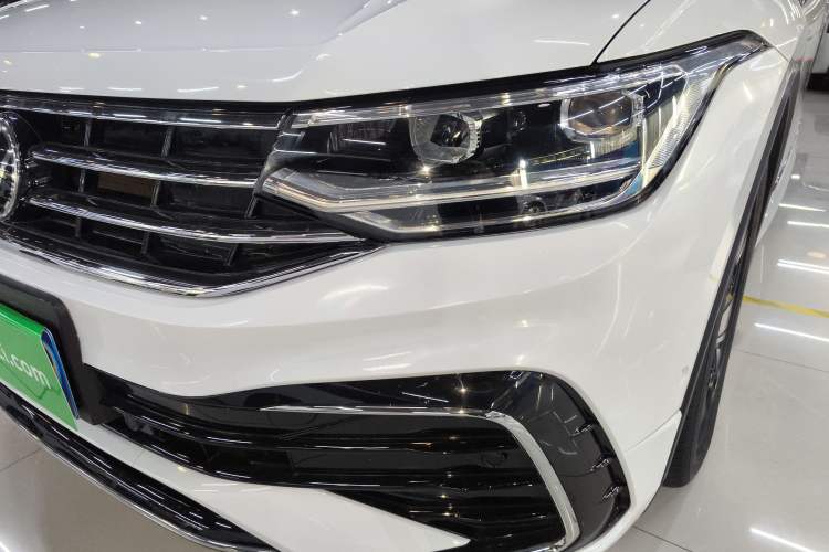 Used Volkswagen Tiguan L 2023 Restyled 330TSI Automatic Two-Wheel Drive R-Line Enhanced Comfort Version
