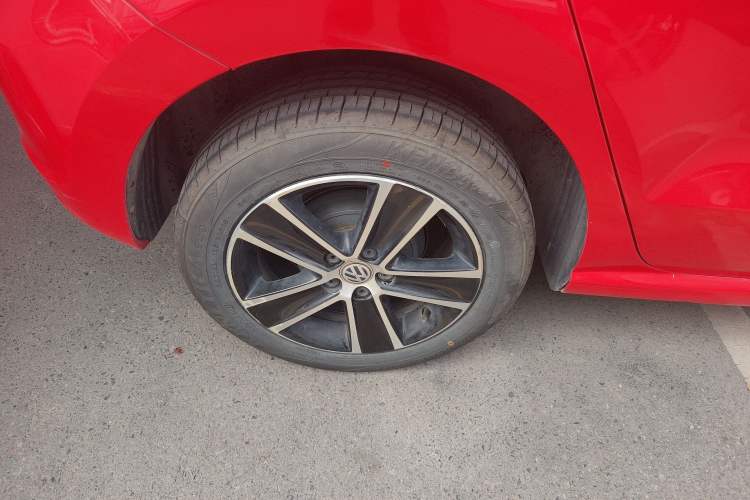 Used Volkswagen Polo 2014 1.6L Automatic Comfort Edition
