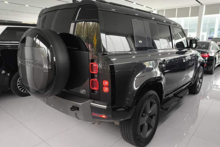 Used Land Rover Defender 2023 Facelift 110 3.0T P400 X-DYNAMIC HSE
