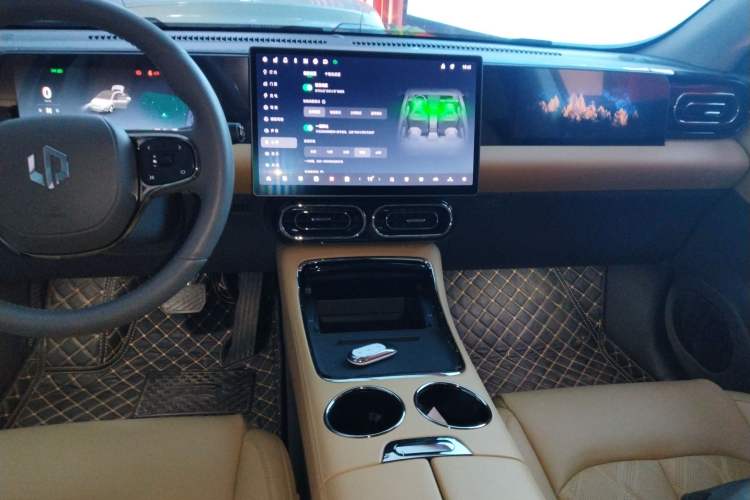 Used Leapmotor C01 2024 Range-Extended 216 Luxury Edition
