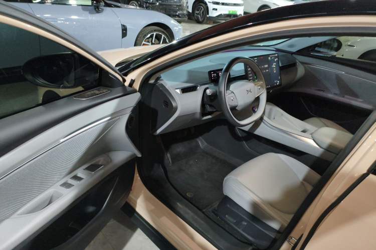 Used XPeng MONA M03 2024 620 with Ultra-Long Range
