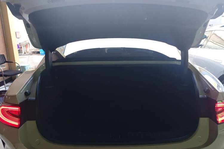 Used  SU7 2024 Rear-Drive Ultra-Long Range Advanced Pro-Level Intelligent Driving Version
