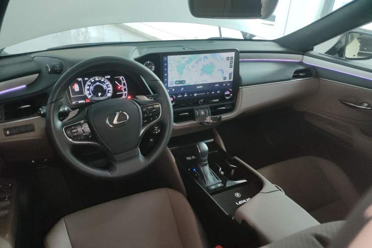 Used Lexus ES 2025 300h Deluxe Edition