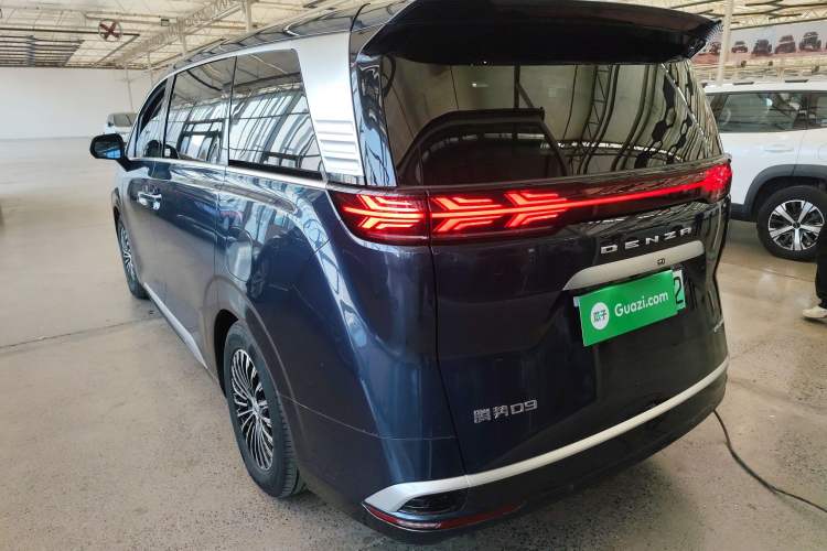 Used Denza D9 2022 DM-i 970 Four-Wheel Drive Prestige Model