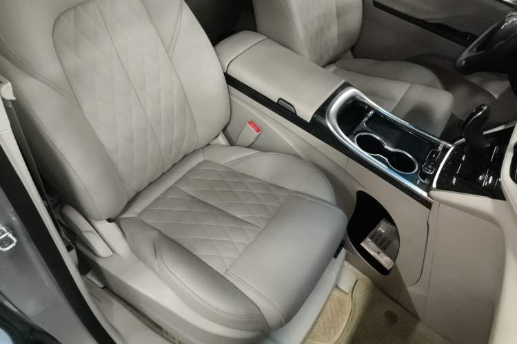 Used Buick GL8 2023 ES Lu Zun Comfort Model