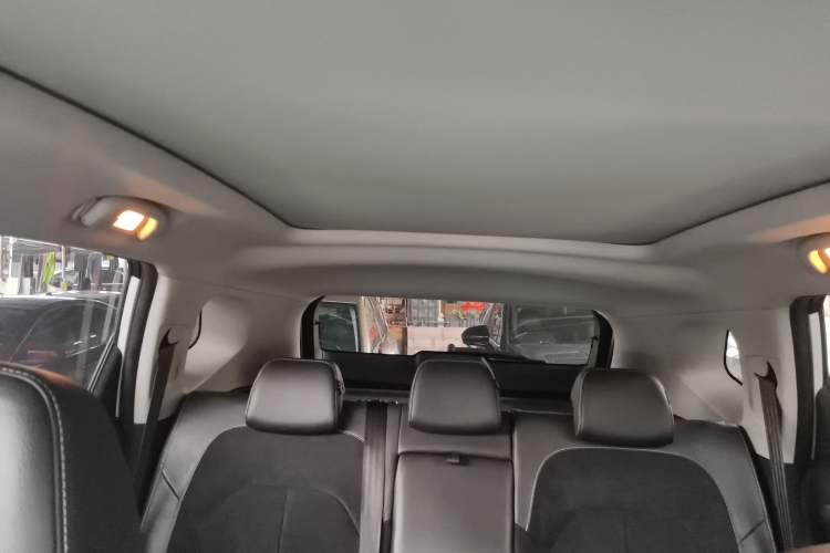 Used Roewe RX5 New Energy 2017 eRX5 50T Hybrid Connected Prestige Flagship Edition
