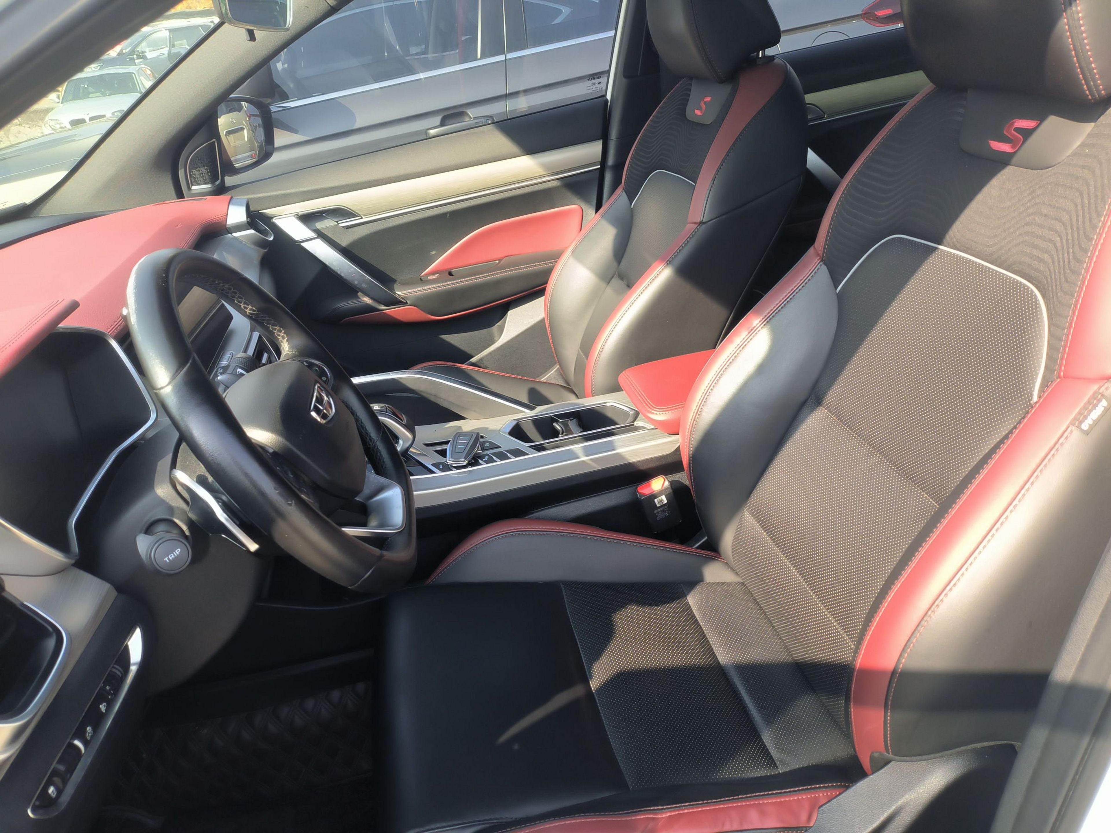 Переднее сиденье в автомобиле