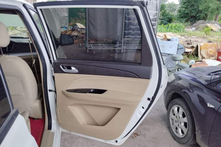 Used Baojun 730 2019 1.5L Manual Value Edition 7 Seats China VI Emission Standard